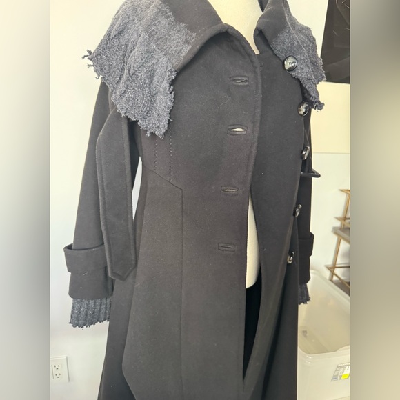 Elegant Black Women's Coat - European design - Picture 7 of 17